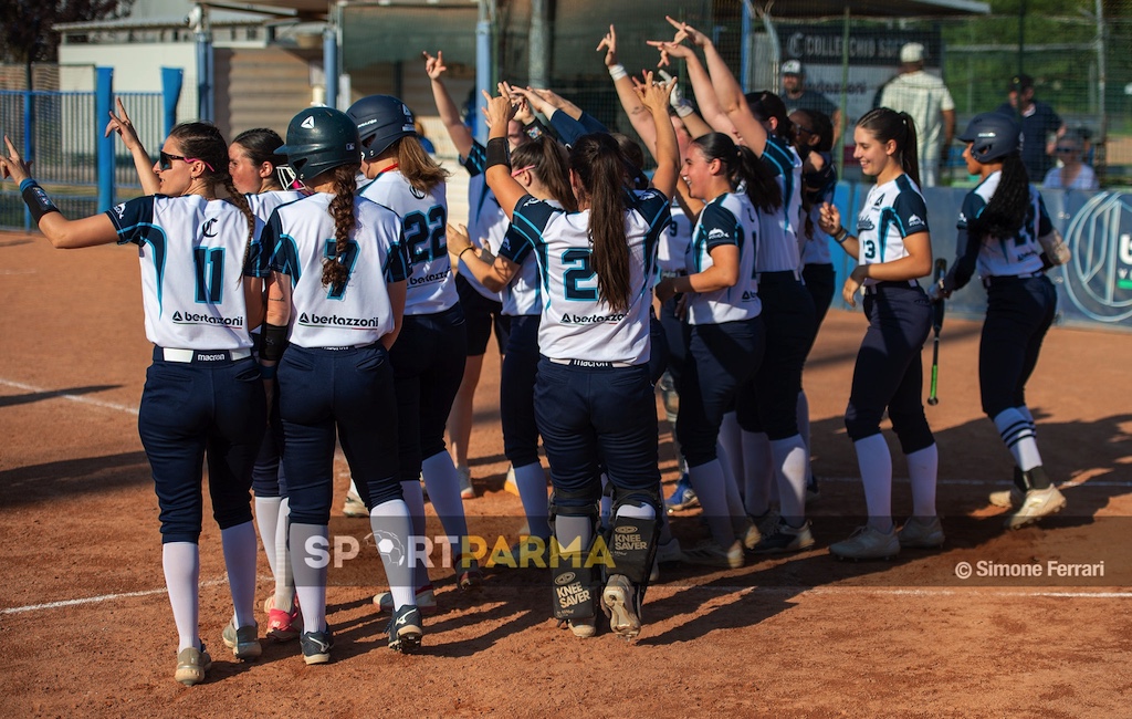 lesultanza delle giocatrici del Bertazzoni Collecchio contro Inox Team Saronno 10a giornata Serie A1 softball 2025 foto Simone Ferrari