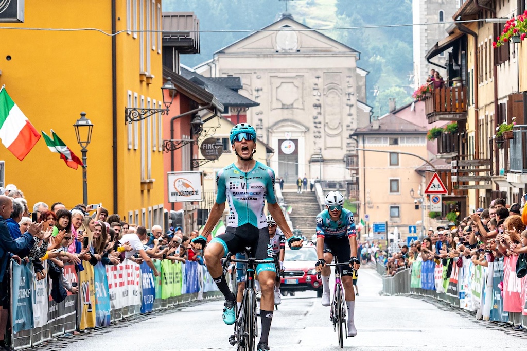 Bardiani in trionfo: Turconi primo al 39° Giro del Medio Brenta 3 Filippo Turconi VF Group Bardiani CSF Faizane prima di tutti al traguardo del 39° Giro del Medio Brenta