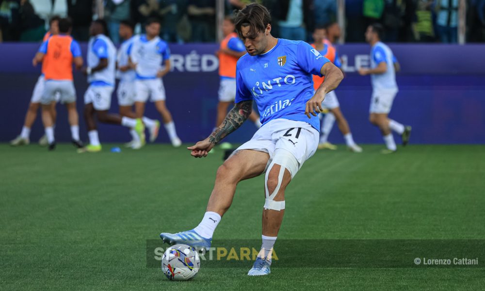 Parma Napoli 0 0 37a giornata Serie A 2024 2025 Alessandro Vogliacco nel riscaldamento
