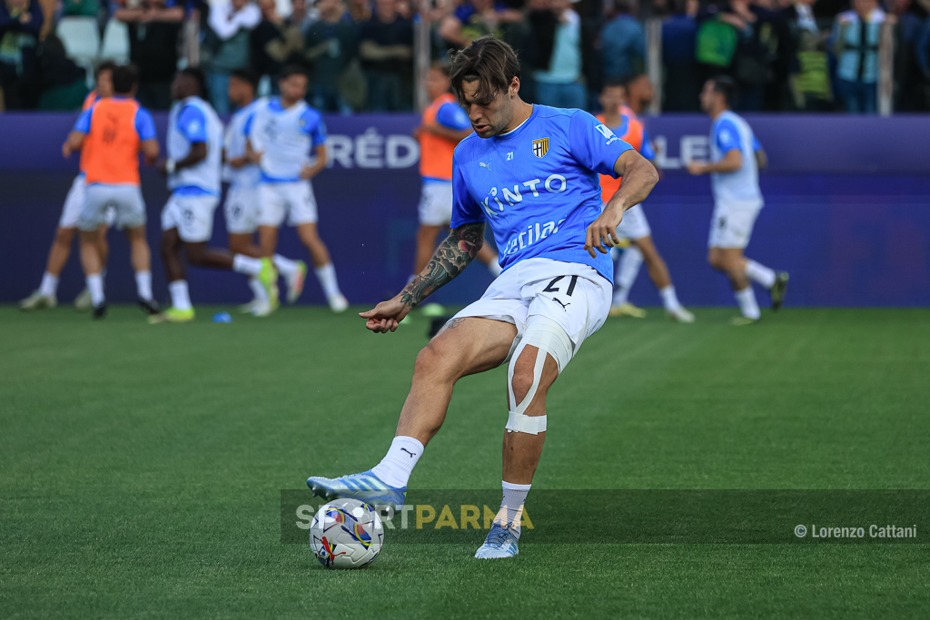 Parma Napoli 0 0 37a giornata Serie A 2024 2025 Alessandro Vogliacco nel riscaldamento