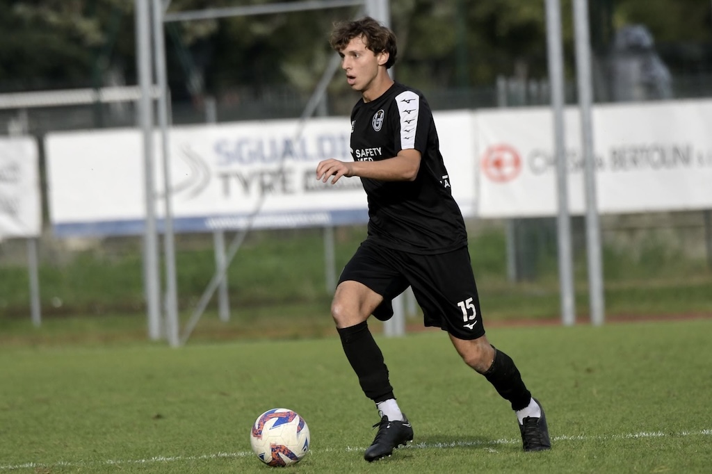 Mercato: un mediano dal Crema per il Salso. Il Sorbolo “svecchia" 1 il crentocampista Brian Musaj foto AC Crema in Sondrio Crema 0 0 8a giornata Serie D gir. B 2024 2025