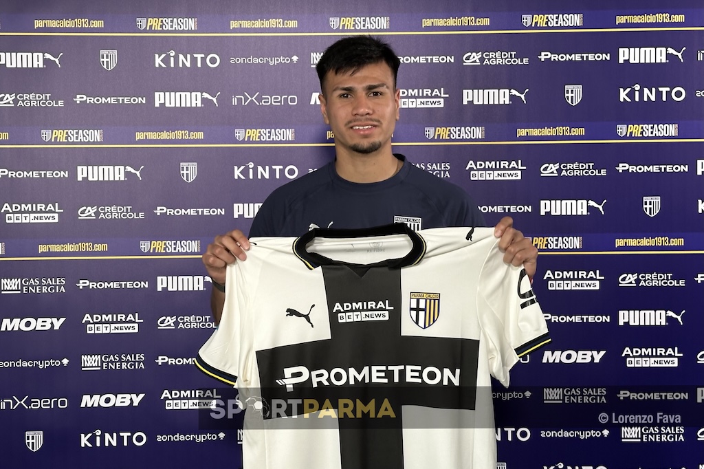 Ordóñez: «Corsa e grinta per il Parma: ecco perché sono "el tractor"» 3 il nuovo centrocampista del Parma Christian Nahuel Ordonez con la maglia crociata nella conferenza stampa di presentazione 16.7.2025