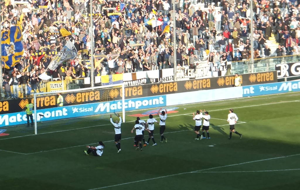 parma esultanza curva 690761894